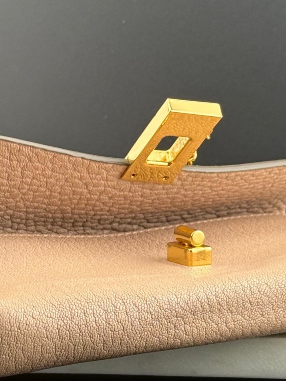 Authentic Chloe Drew Flap Wallet Pink Leather, Gold Hardware, Zip Wallet - Picture 8 of 14
